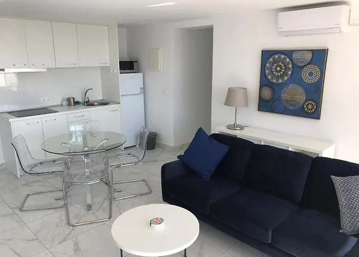 Apartment Sea View Near Port Estepona